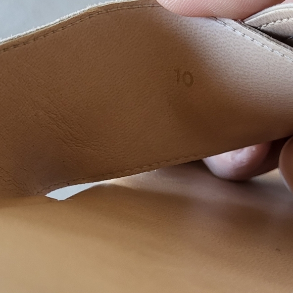 Mercanti Fiorenti Italian Gold Ruffled Slip On Sandals Size 10 - Picture 6 of 10